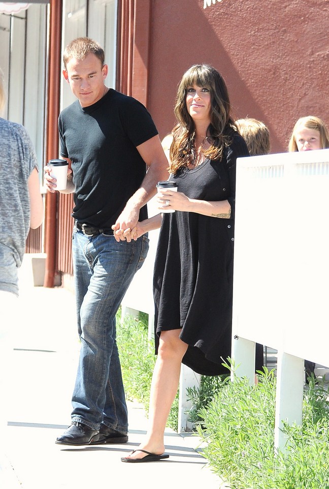 Alanis Morissette, Black dress, flip flops, coffee, Mario Treadway